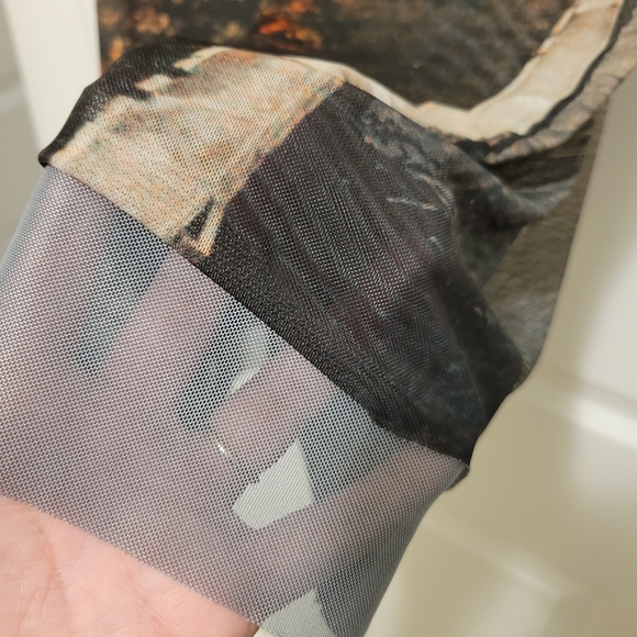 BNWT Meshy Skirt with Cityscape - size Small - Picture 5 of 6